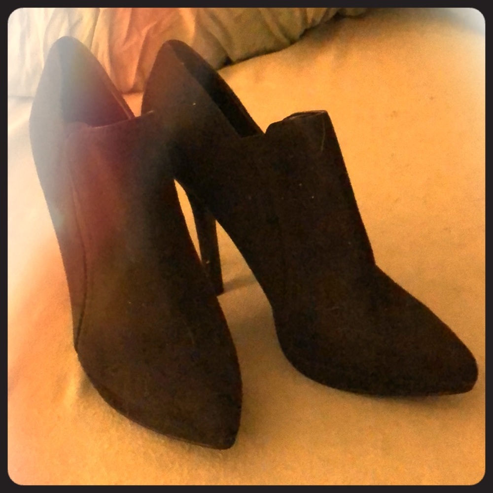 Black booties nine west